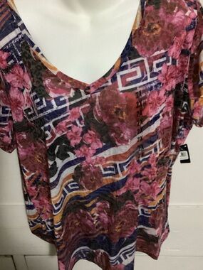 Willow Bay Floral V-Neck Short Sleeve Tee in Pink and Purple size 2X NWT